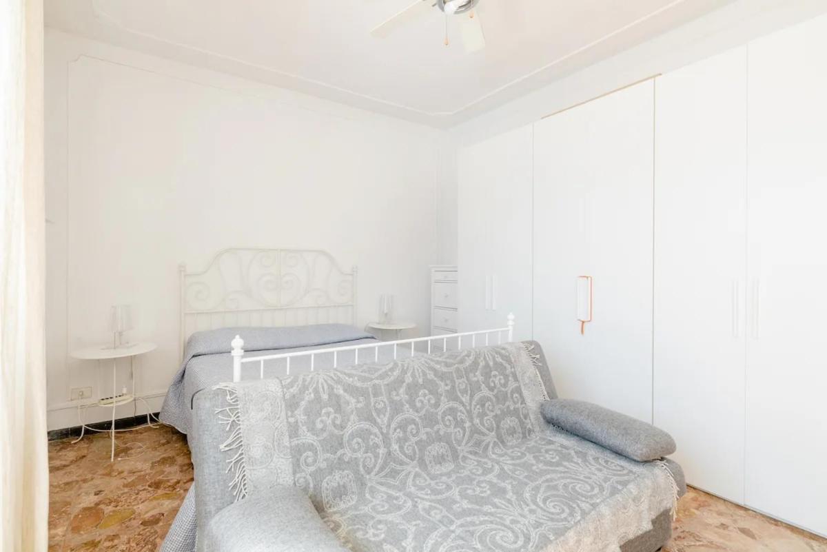 Apartamento Spaziosa Matrimoniale Nel Centro Di Módena Exterior foto